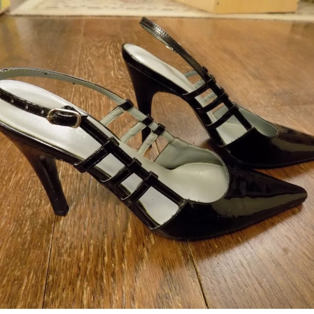 BCBG HEEL - Picture 1 of 5